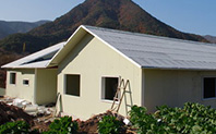 콘크리트조/철골지붕틀 위 판넬지붕/콘크리트외벽
